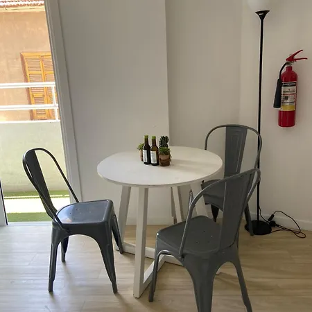 Apartment Finikoudes *